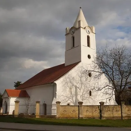 Calm Luxury Original Artworks Free Parking Apartmán Samorin