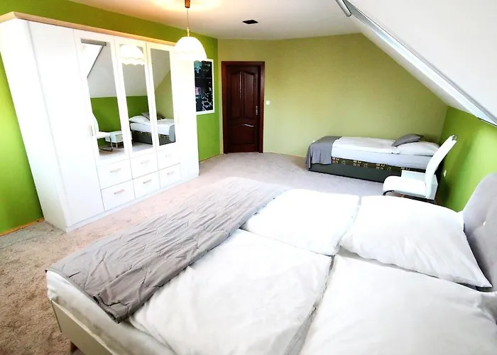 Calm Luxury Original Artworks Free Parking Šamorín